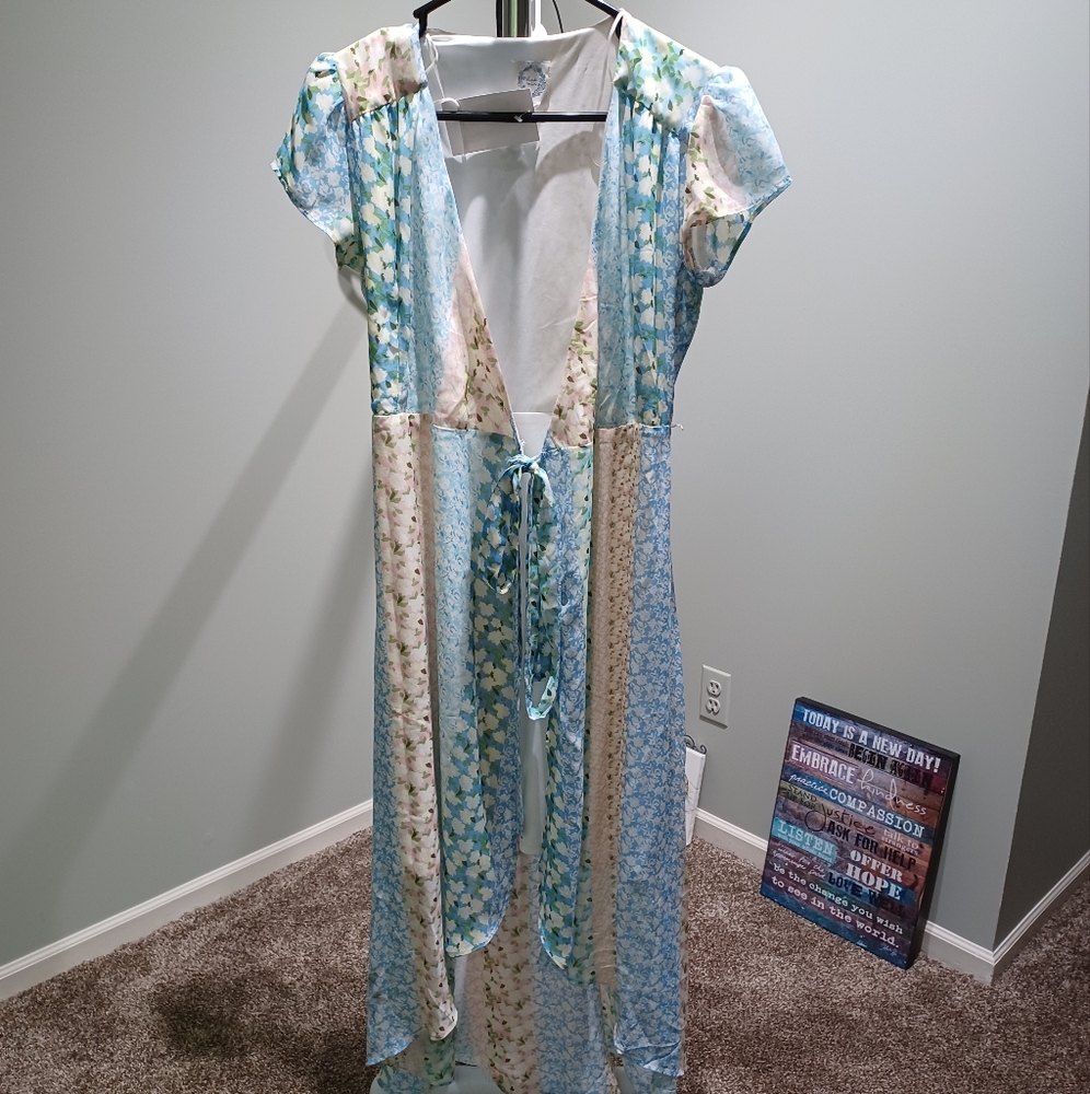 #499 NWT Women's Wrap Dress